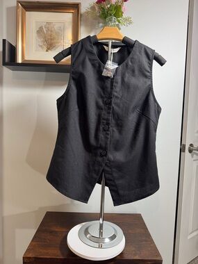 Commense Black Sleeveless Button Front Vest